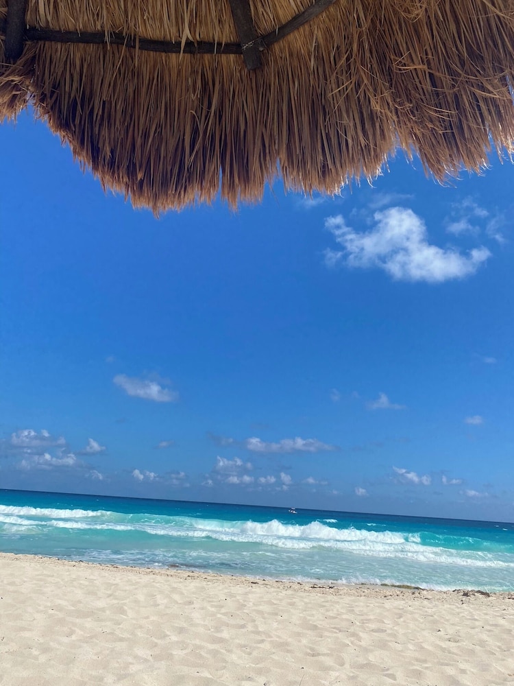 Cancun Plaza Condo 45/49
