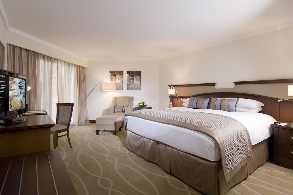 Hafeet, King Bed
