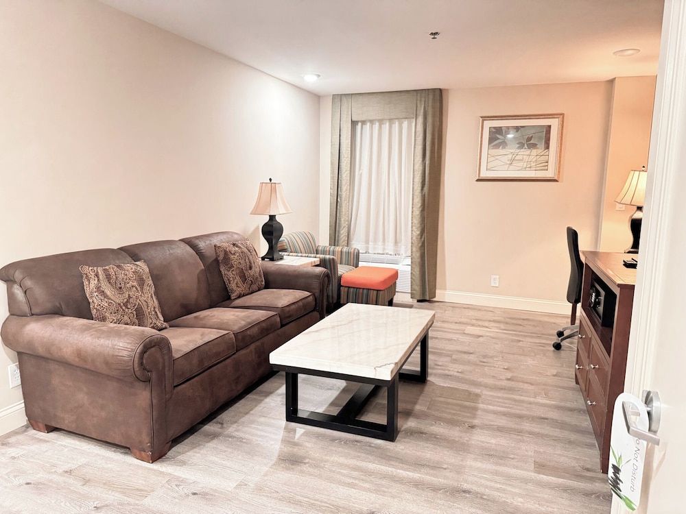 Clayton Plaza Hotel 43/65