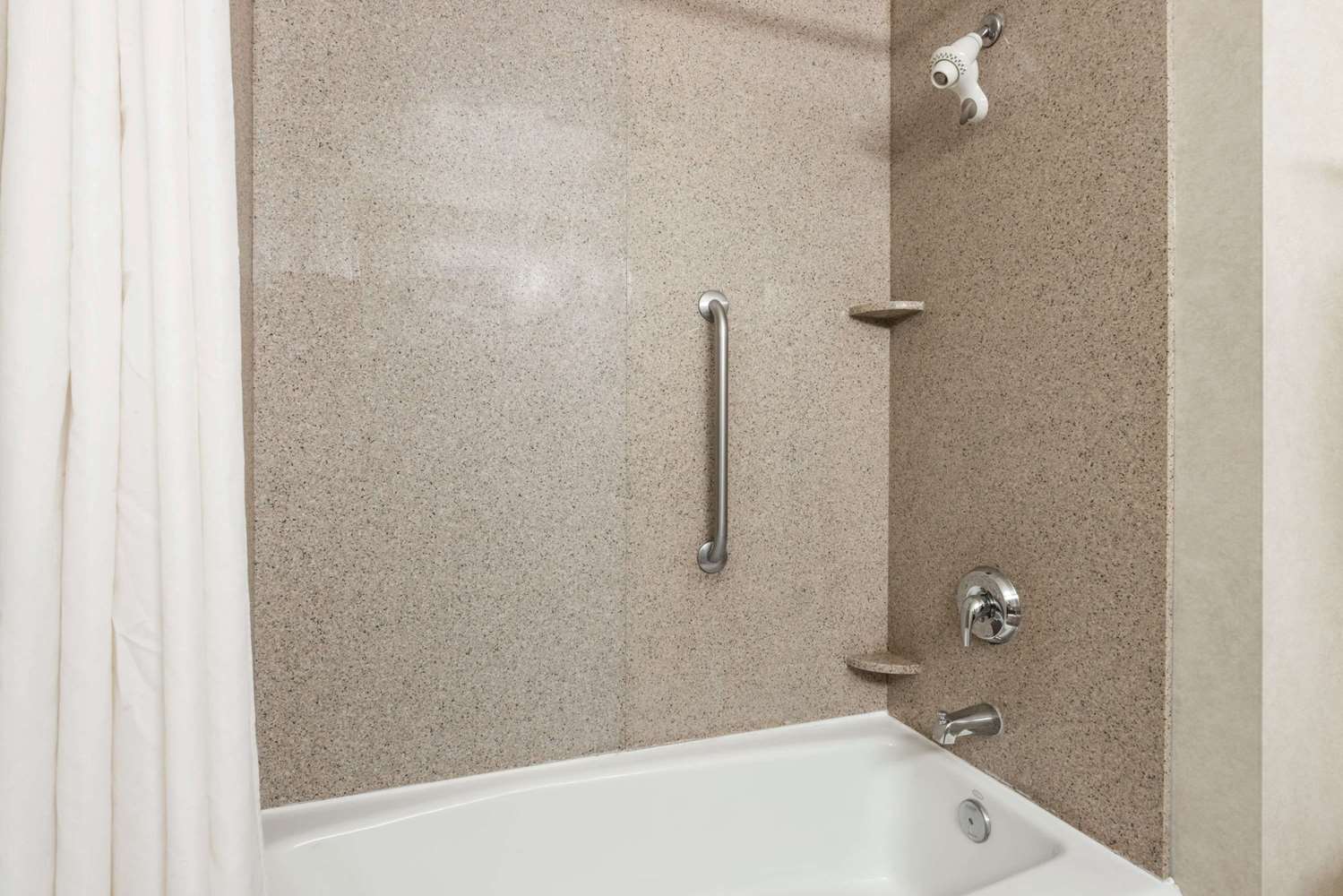 Fairfield Inn & Suites by Marriott Missoula 13/13