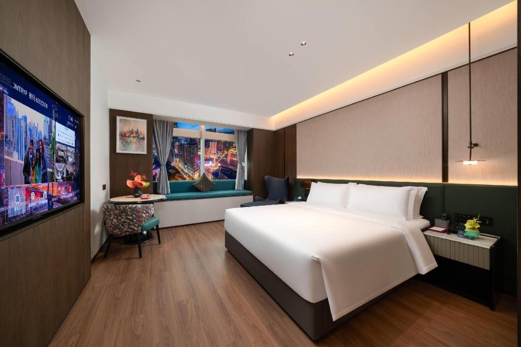 Tryp, King Bed, City View