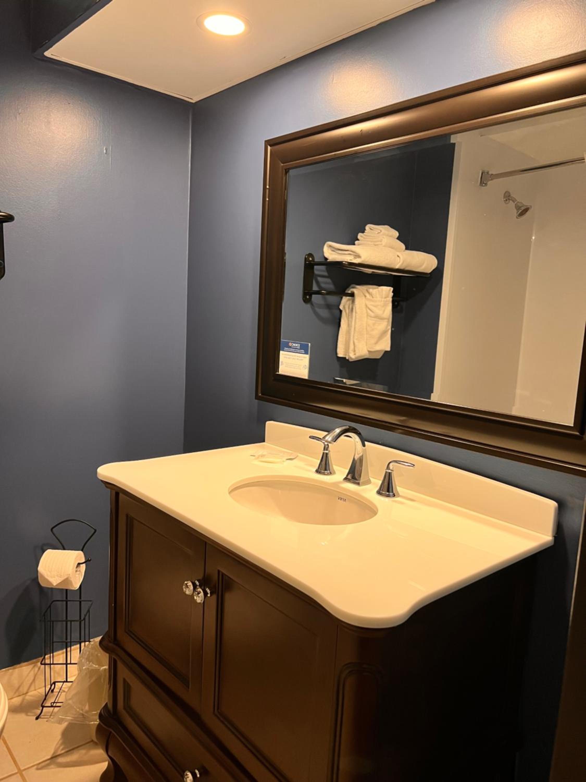 غرفة بسرير كينج وسرير كوين لذوي الإعاقة، Park Inn by Radisson Sydney, NS 4/4