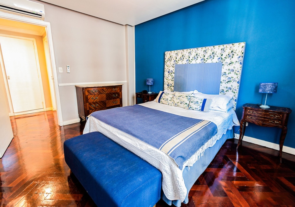 Apartment, Queen Bed, 2 Sofa