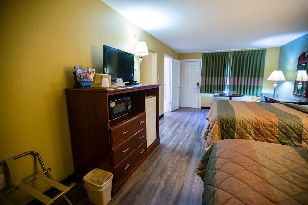 Relax Inn &amp; Suites 43/82