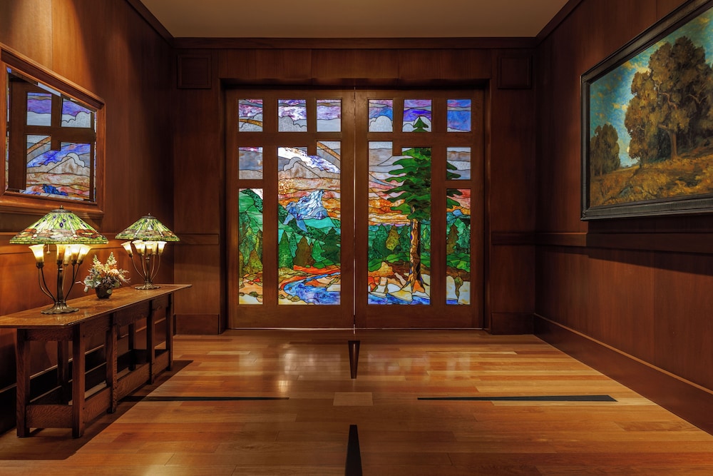 Disney Grand Californian 38/70