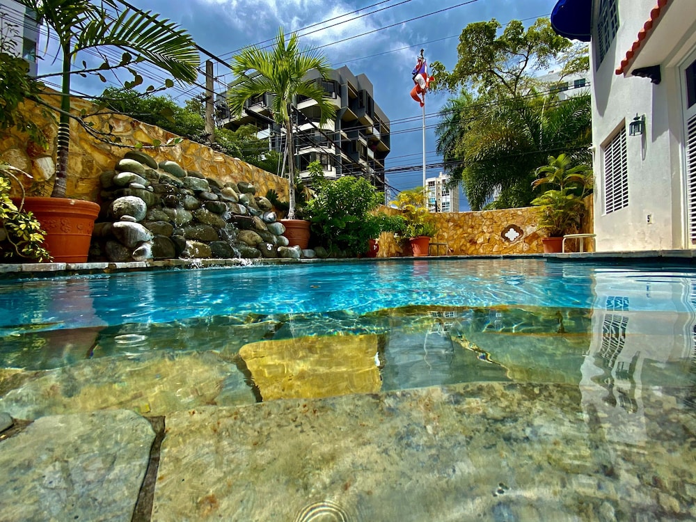 At Wind Chimes Boutique Hotel 1/77