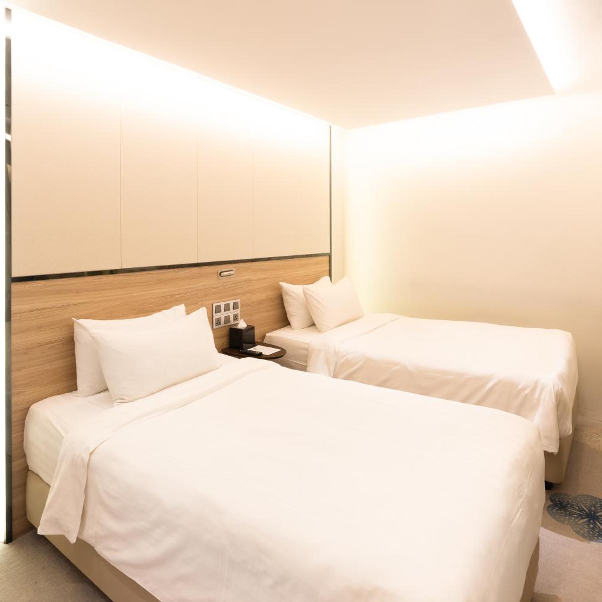 Superior, Single Bed, No Window