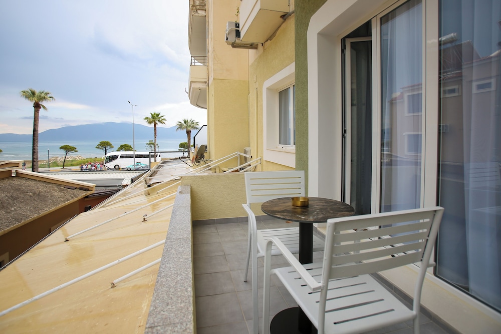 Mare Blu Hotel Bar 36/46