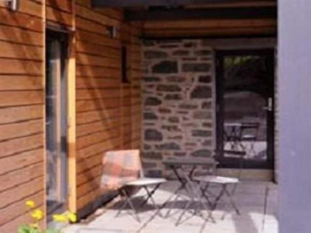 The Steading 25/48