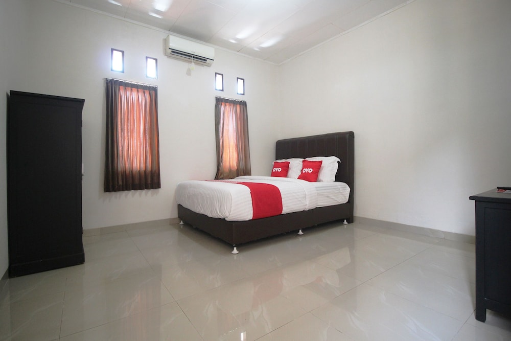 OYO 1547 Wisma Ray Syariah 12/31