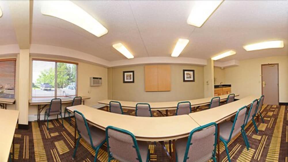 Days Inn by Wyndham Bismarck 23/32