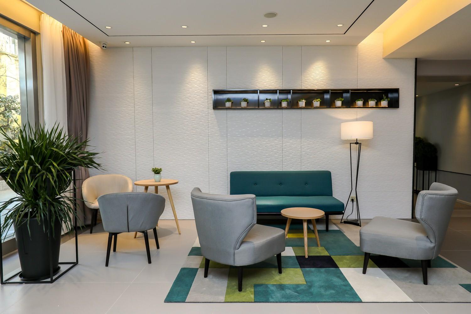 Home Inn Selected (Suzhou Guanqian Street store) 24/34