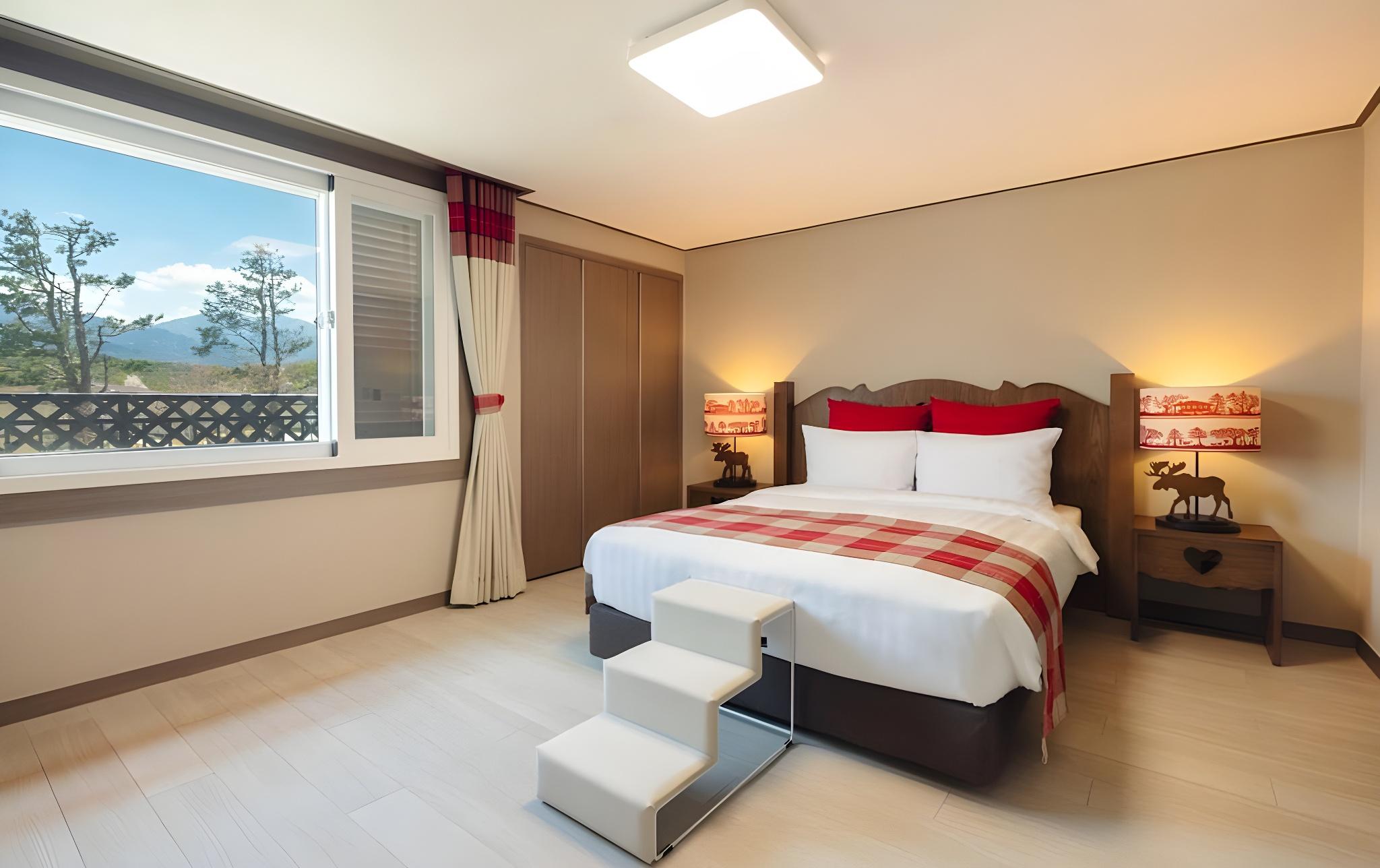 Royal, Suite, 2 Double Beds, Pet Friendly, 32 Pyeong