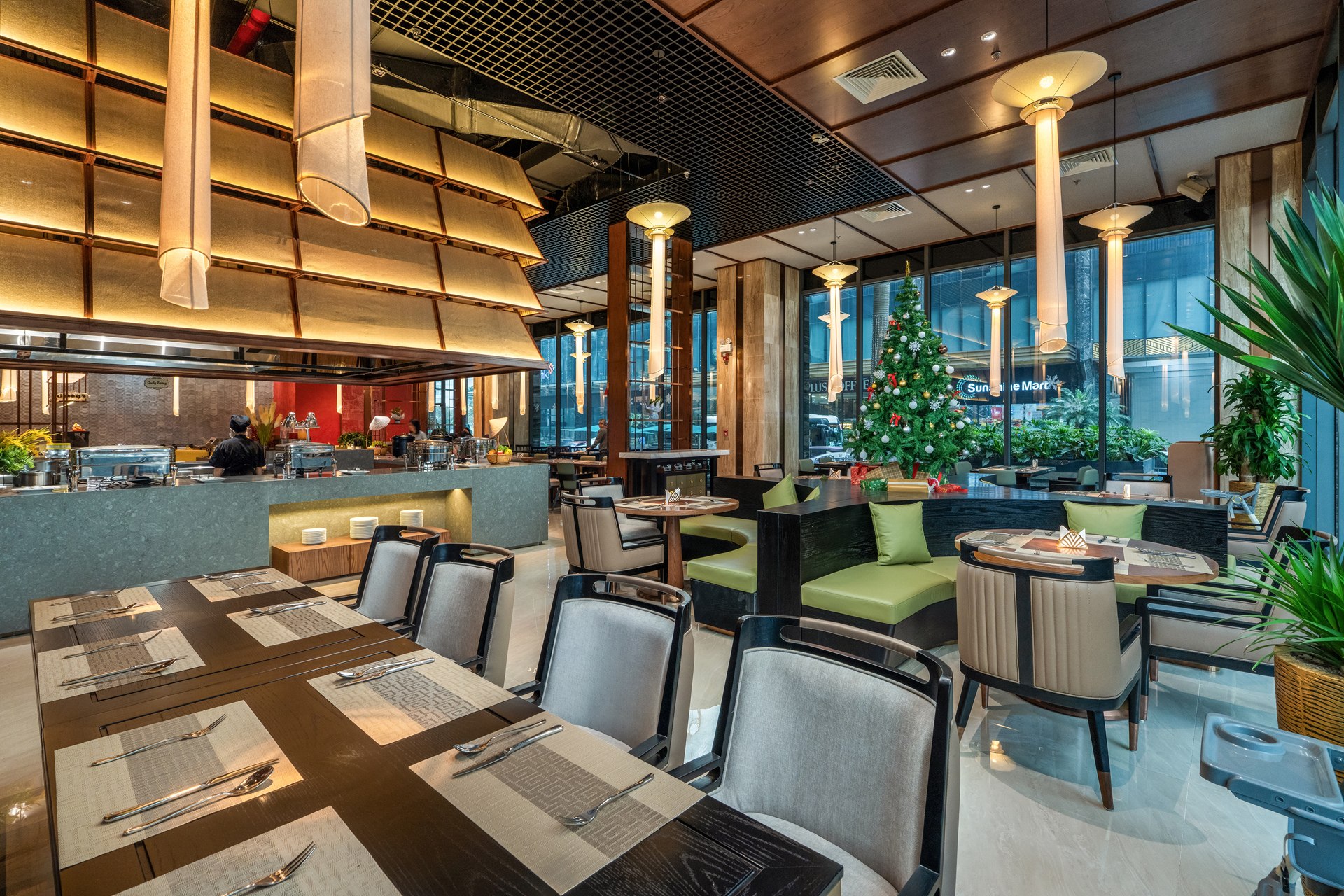 Aravelle Suites Hotel 41/44