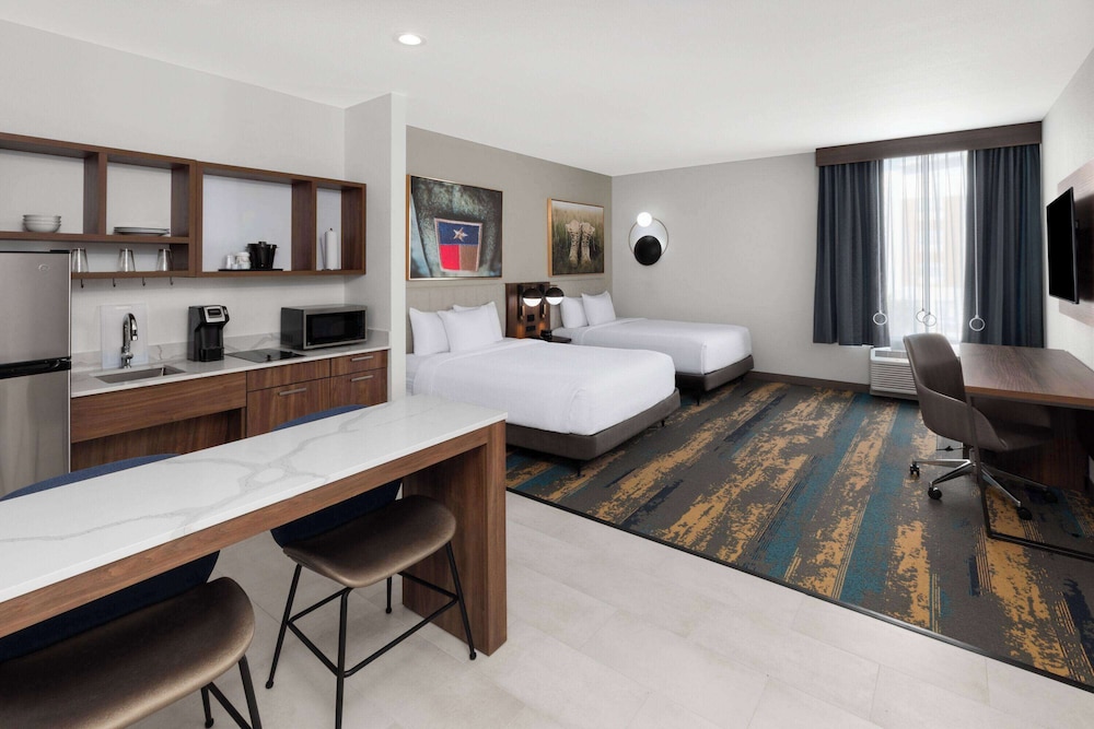 SUITE, 2 QUEEN BEDS, KITCHENETTE, ACCESSIBLE
