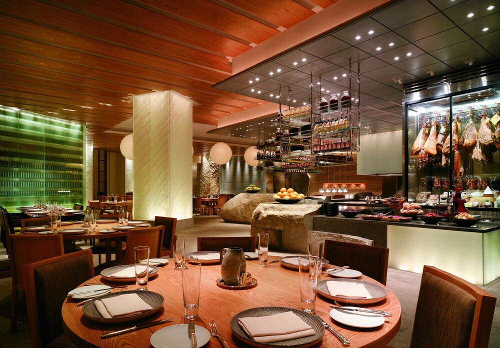 MGM MACAU 36/50
