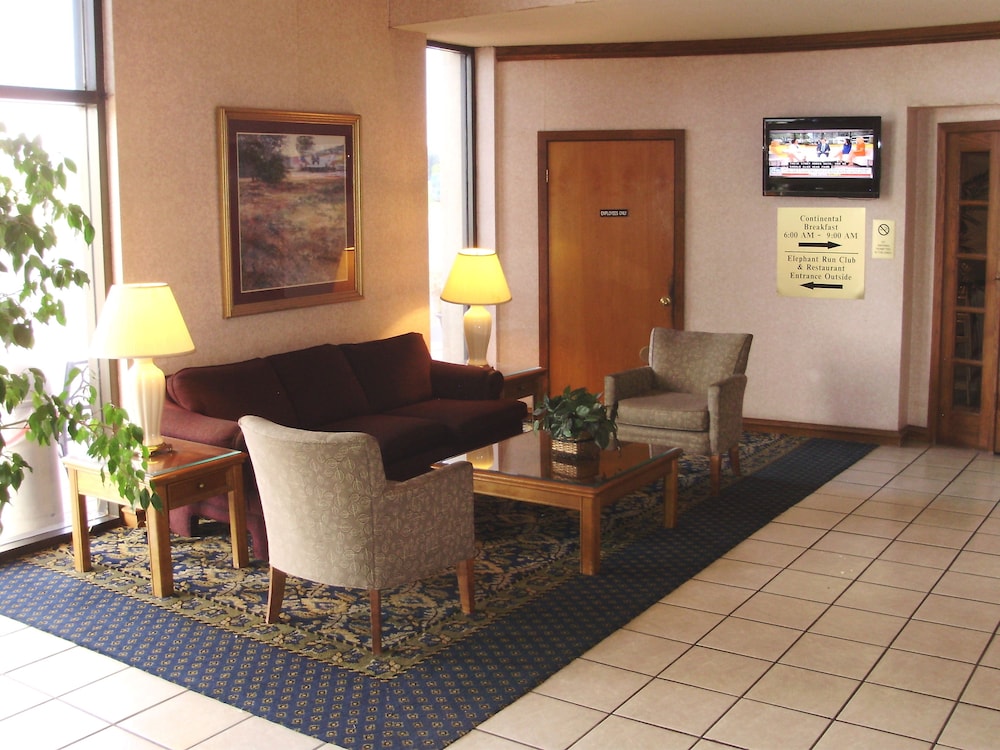 Trade Winds Central Inn 21/31