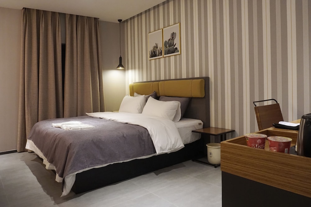Brown Dot Hotel Masan 24/50