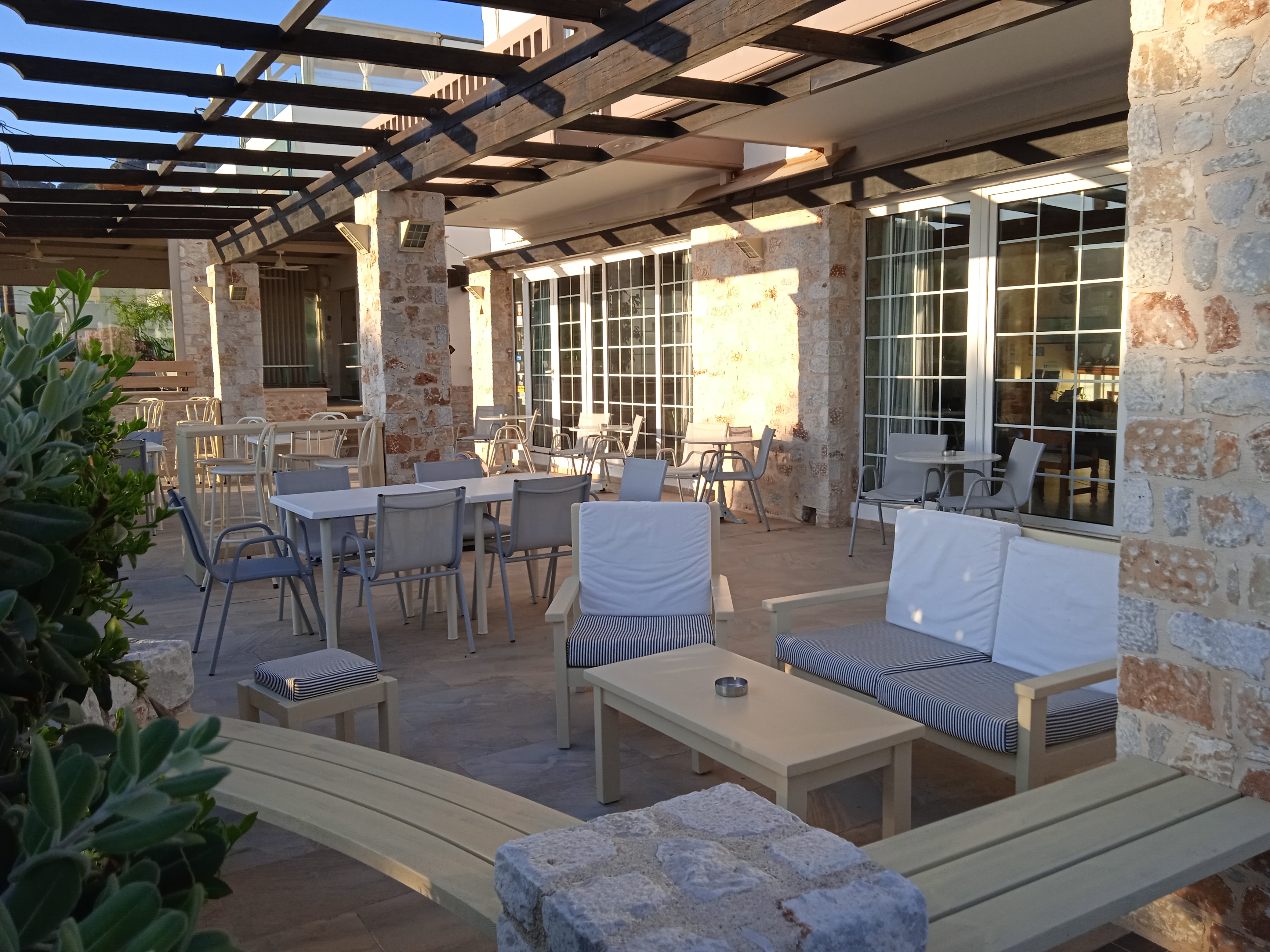 Pal Beach Hotel 24/50
