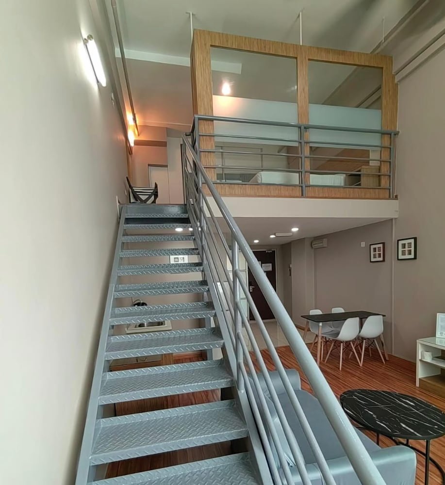 The Ceo Executive Office Suites 21/47