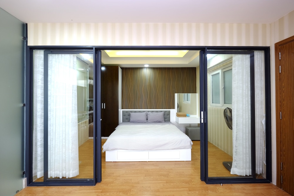 Sunrise Ocean View Apartment 30/77