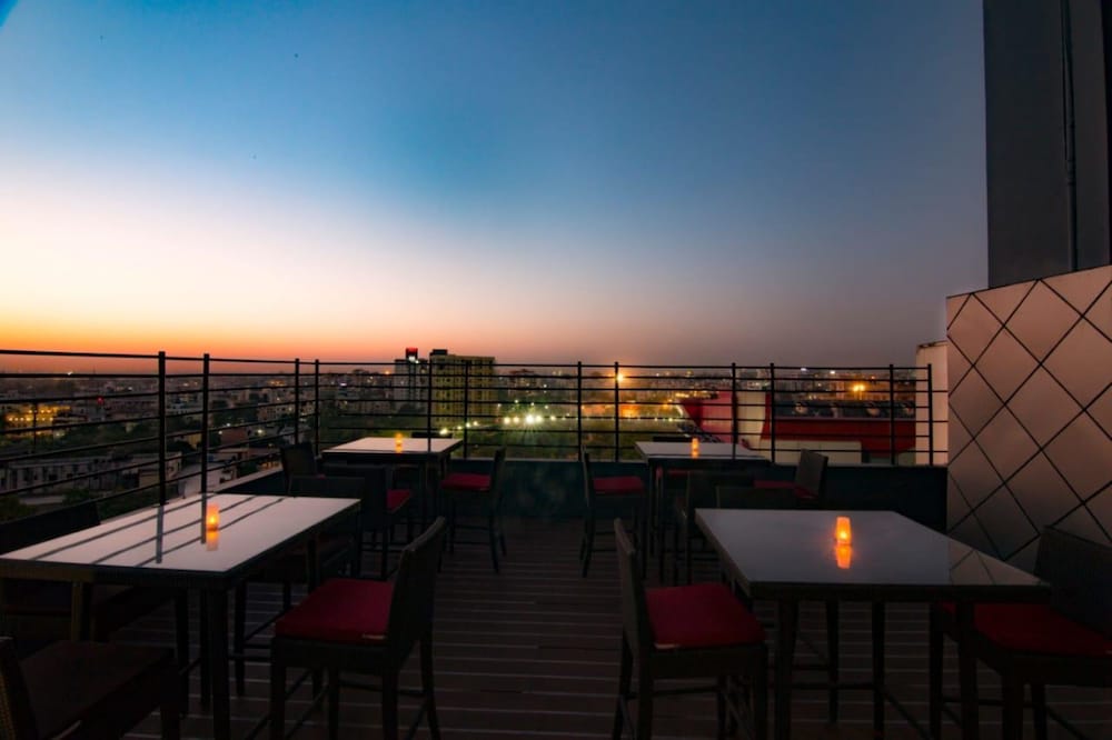 Royal Orchid Central Jaipur 44/58