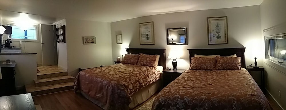 Friday Harbor Grand B&B 24/55