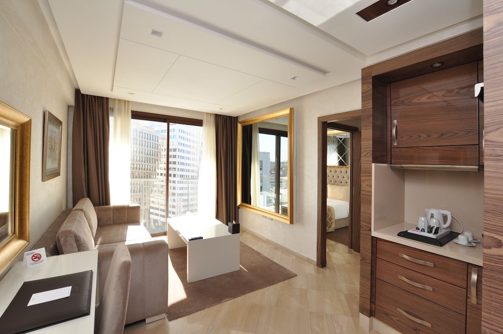 Suite Hotel Casa Diamond 48/50