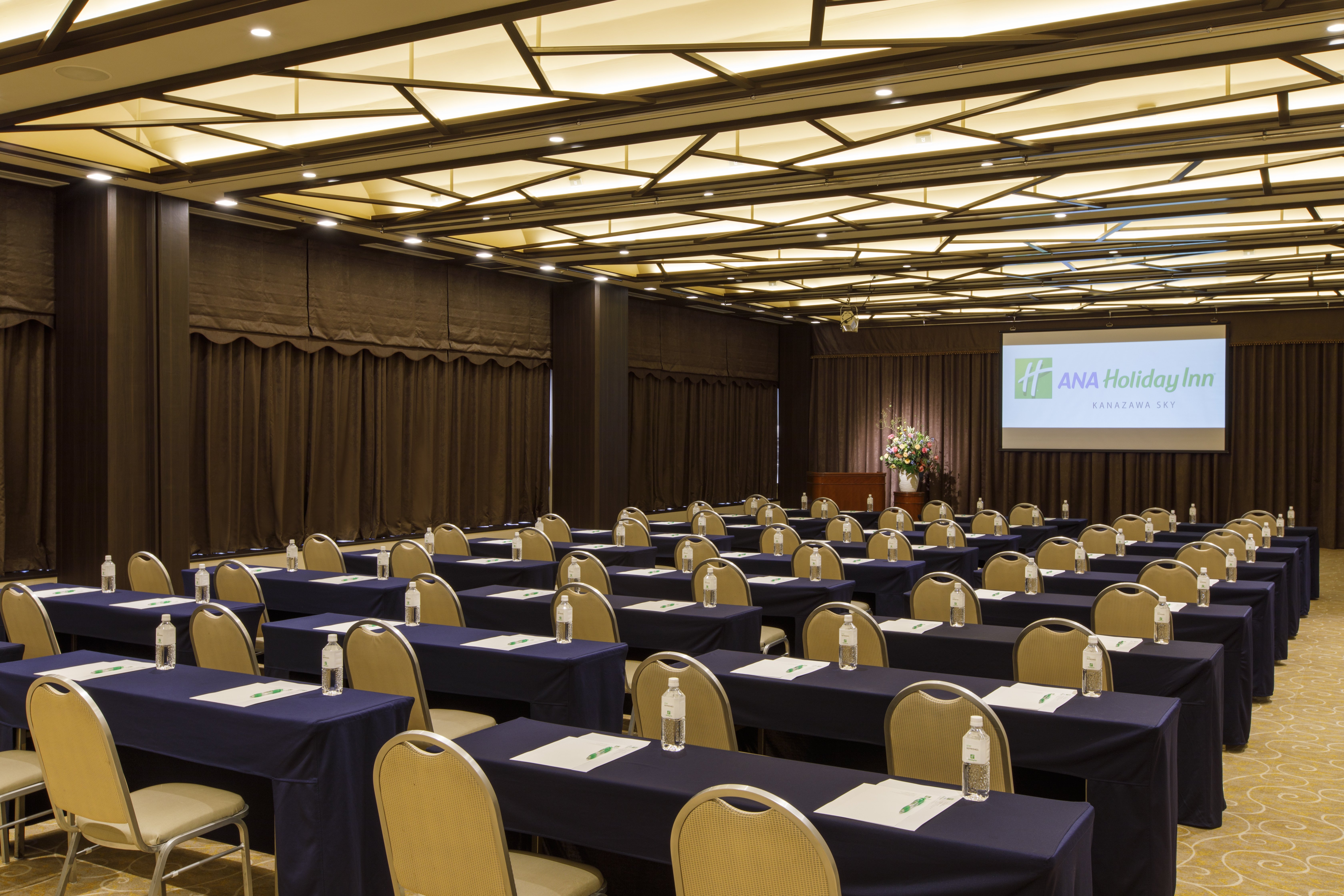Holiday Inn ANA Kanazawa Sky 68/80