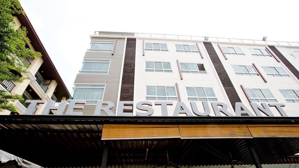 Sinsuvarn Airport Suite in BANGKOK