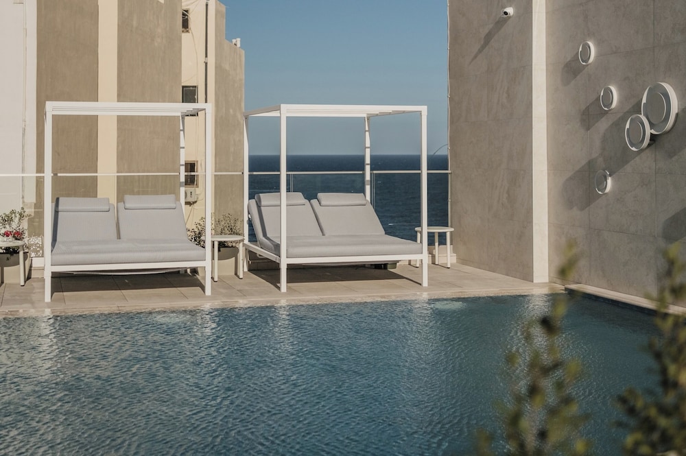 Courtyard by Marriott Sliema 24/50