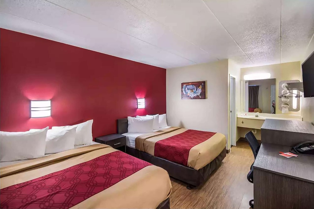 Super 8 by Wyndham Charleston WV 7/34