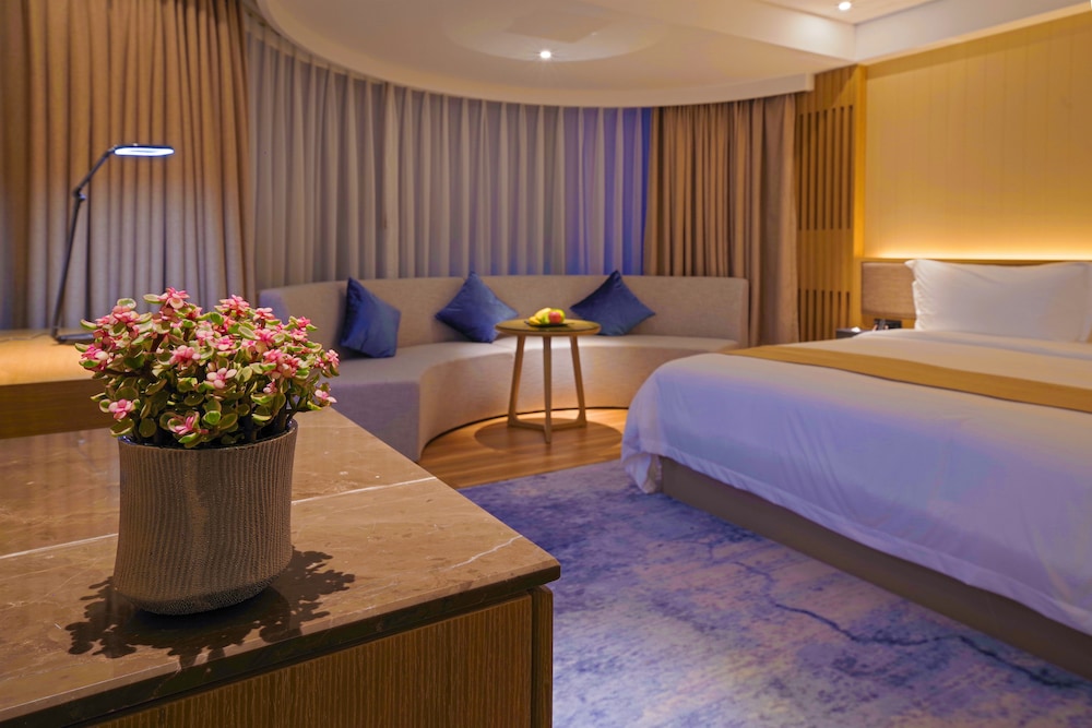 Superise Hotel 16/40