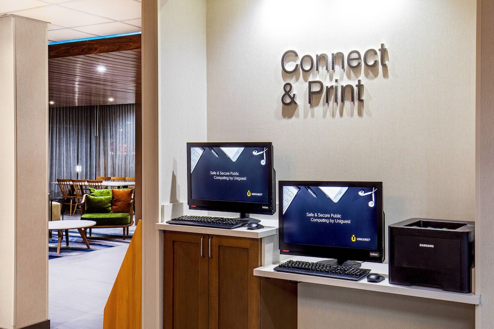 Fairfield Inn & Suites By Marriott Mcpherson 32/33