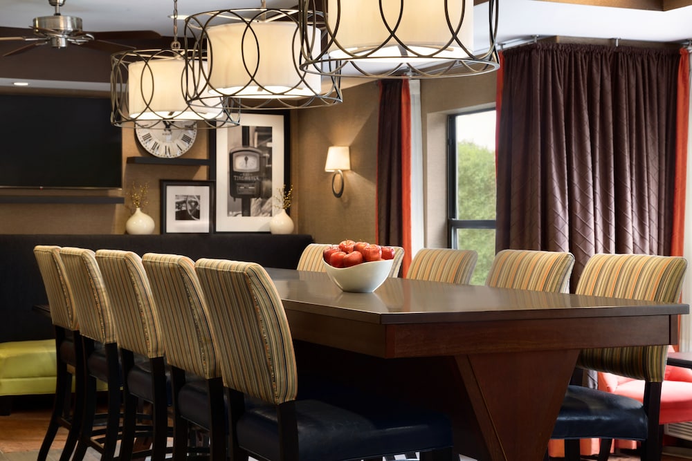 Hampton Inn Akron-Fairlawn 32/42