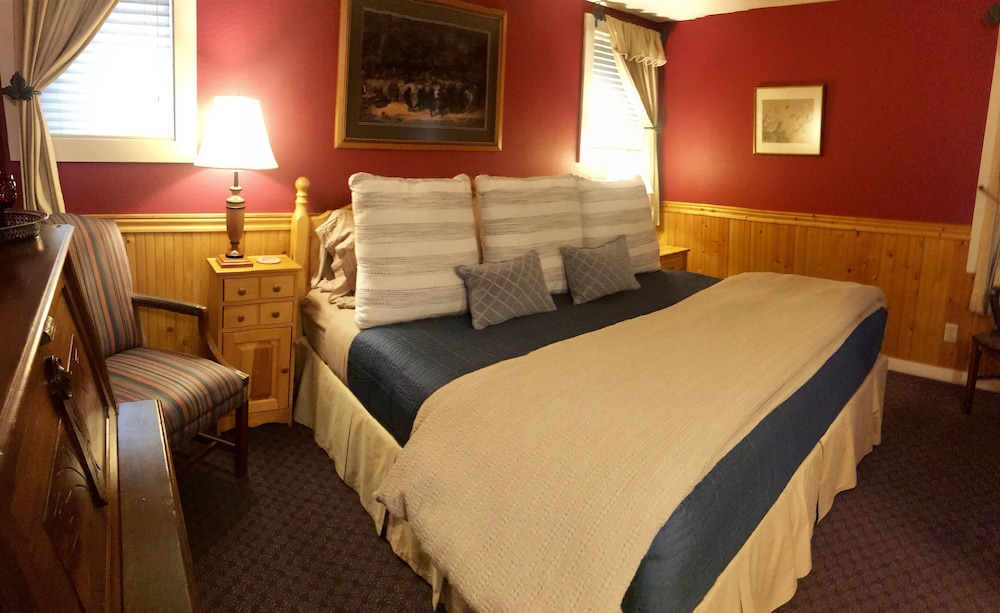 Arden Forest Inn 52/72