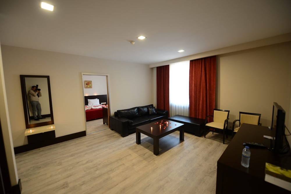 ARSAN OTEL 22/37
