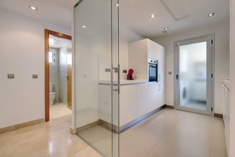 Aqua Apartments Marbella 11/80