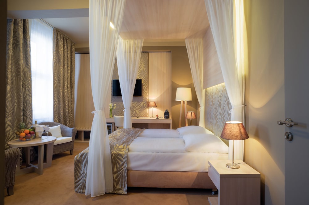 CANOPY, PREMIUM, DOUBLE BED