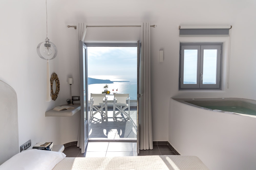 Unique Suites 13/50
