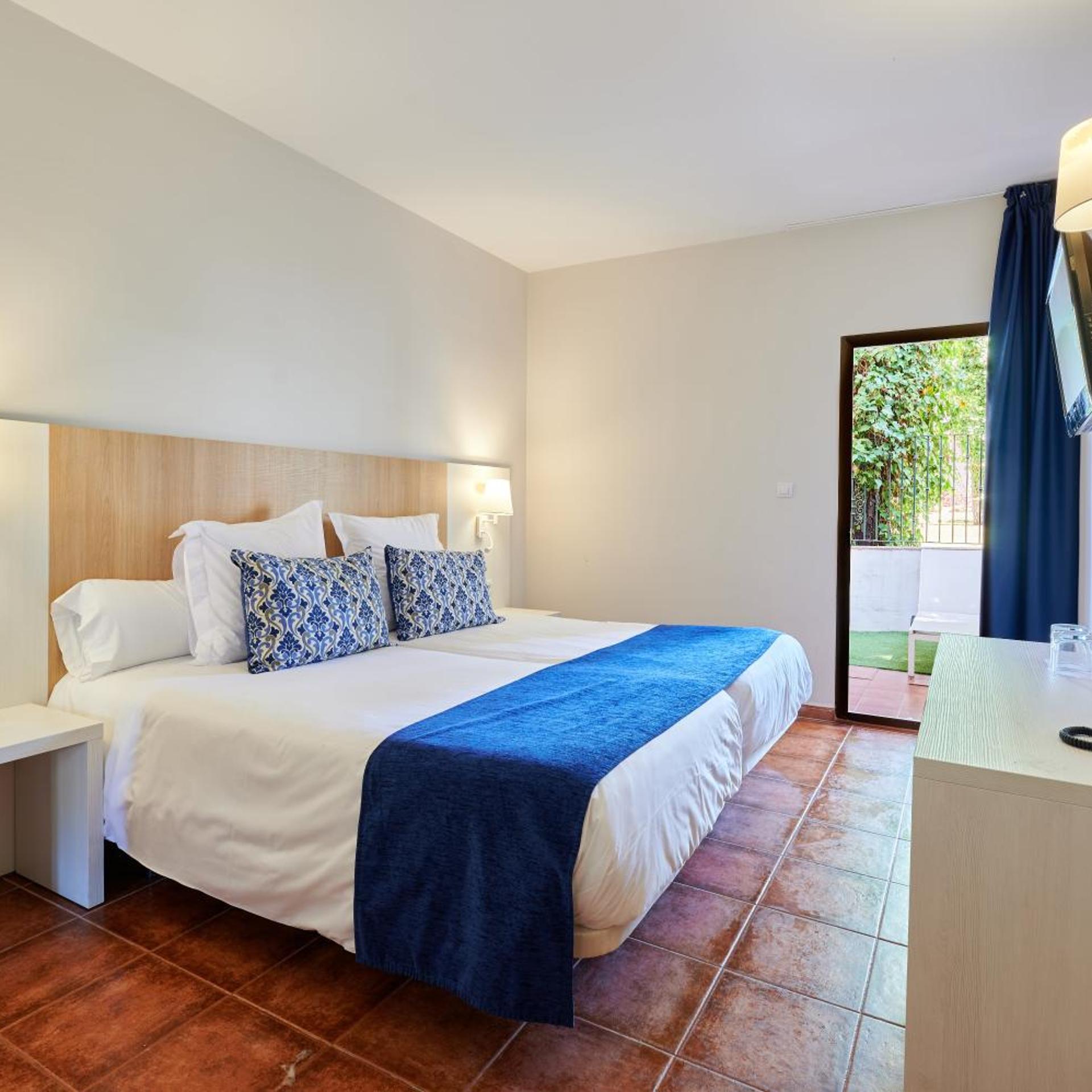 Xs, Double Bed