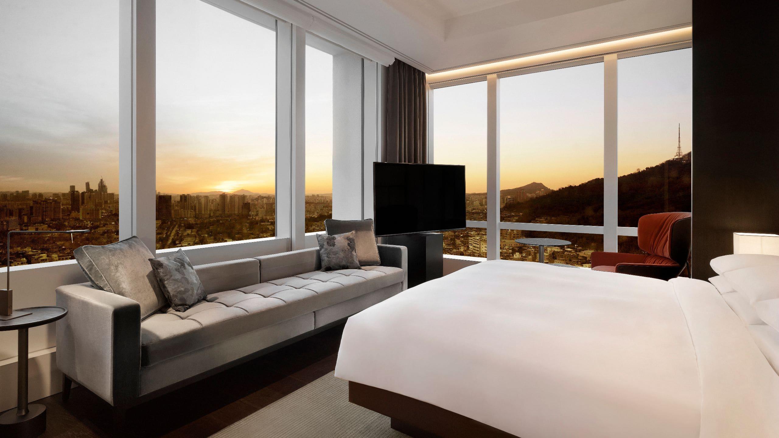 Ambassador, Suite