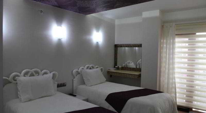 Garra Hotels 32/50