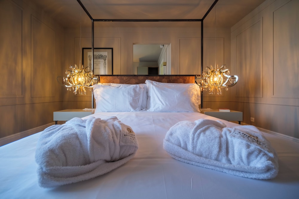 AZORES BOOK HOTEL 12/46