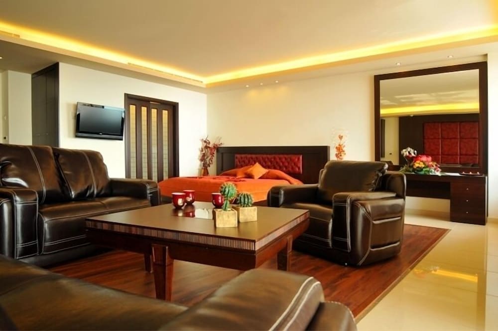 Hollywood Inn Hotel 44/67