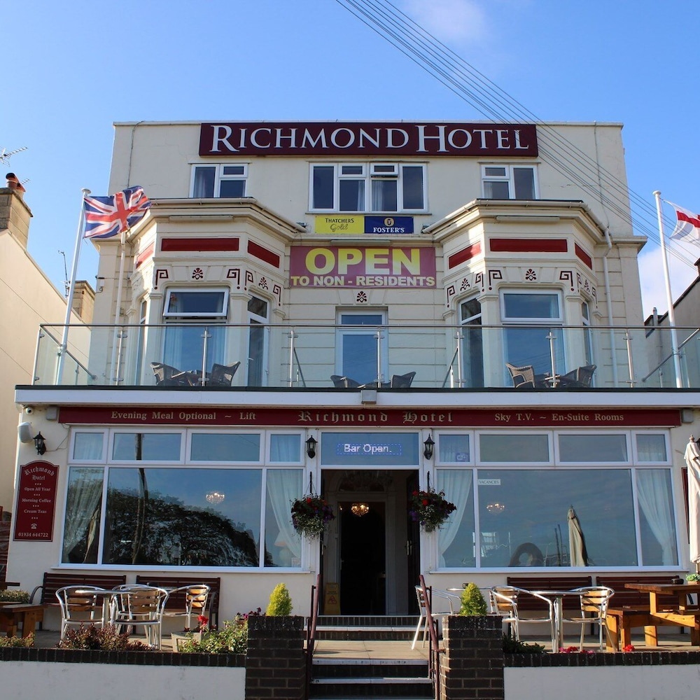 Richmond Hotel Guest House 1/15