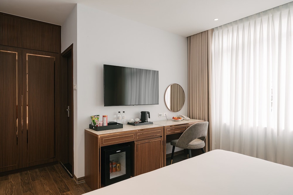 غرفة ديلوكس بسرير كينج بإطلالة على المدينة، San Seize Hanoi Hotel 8/10