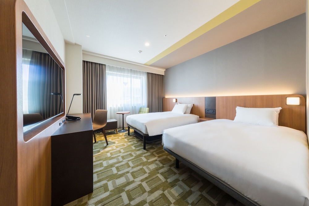 ROOM, TWIN BEDS