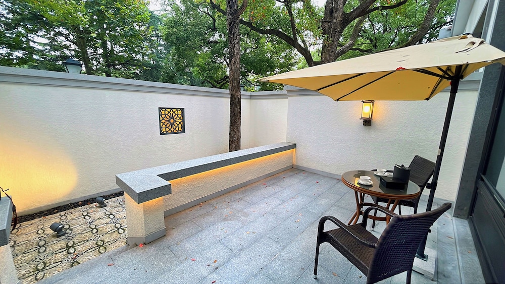 Shanghai Hongqiao State Guest House 20/46