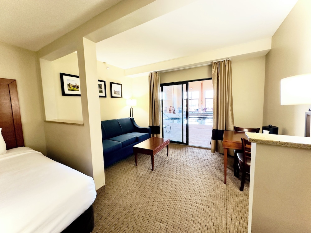 Room, 2 Queen Beds, Pool Side